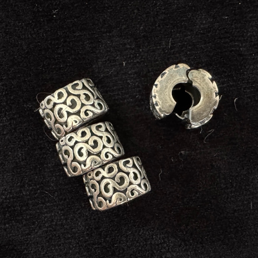 Pandora clips set of 4!